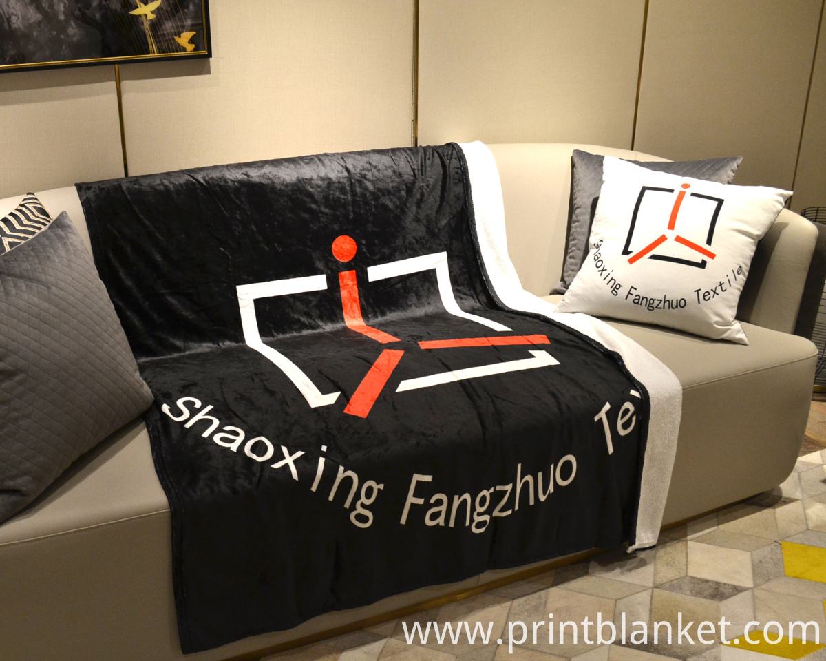 logo print blanket 